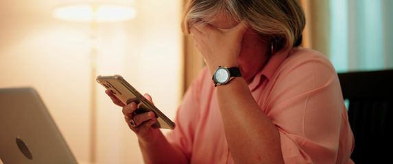 Neugodan poziv, ilustracija