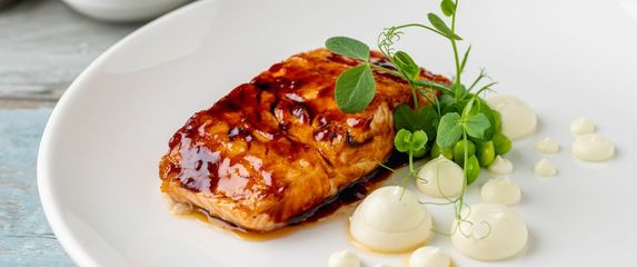 Losos u miso marinad