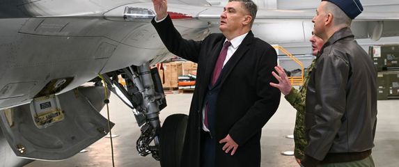 Milanović posjetio Zapovjedništvo Hrvatskog ratnog zrakoplovstva