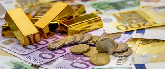 Ilustracija: zlato i novac