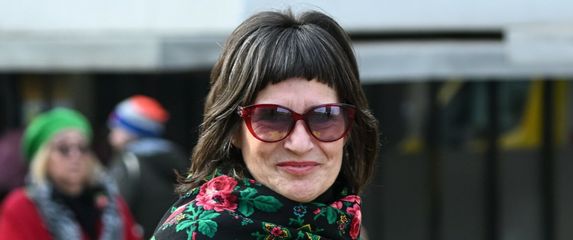 Dama iz Zagreba u zelenom statement kaputu