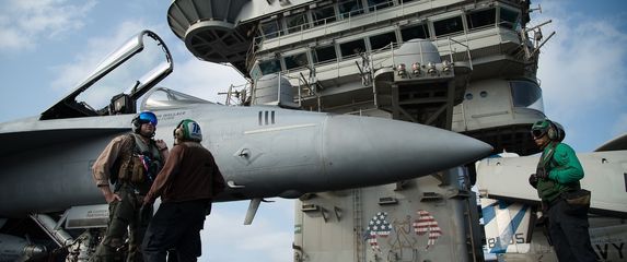 Nosač aviona USS Abraham Lincoln