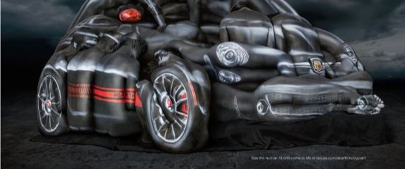 Oslikana ženska tijela predstavljaju novi Fiat 500 Abarth Cabrio u sjajnoj reklami