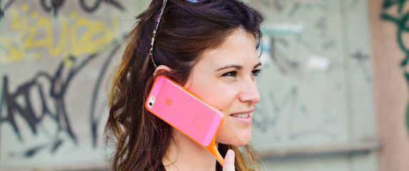 Da li je ovo bezvezna ili genijalna maskica za vaš iPhone?