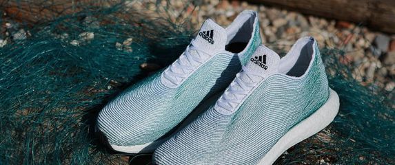 Adidas počeo proizvoditi tenisice od otpada iz oceana