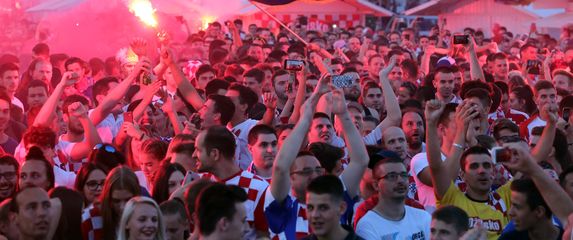 Navijači diljem Hrvatske bodre hrvatsku nogometnu reprezentaciju