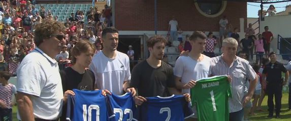 Vatreni u Zadru posjetili polaznike škole nogometa (Foto: Dnevnik.hr) - 2