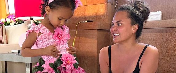 Chrissy Teigen (Foto: Instagram)