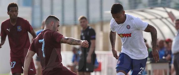 Jairo u akciji protiv Gzire United (Foto: Robert Matić / hajduk.hr)