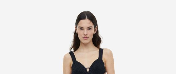 H&M, snižena s 44,99 na 25,99 eura