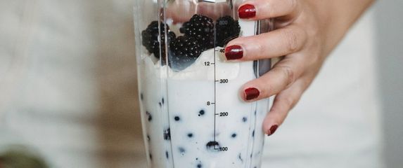 U blenderu možete spravljati i ukusne domaće kreme i sladolede