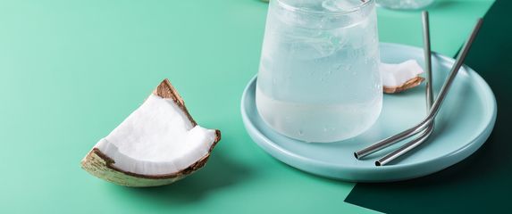 Džin-tonik s kokosom