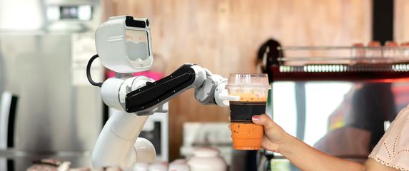 Robot u kafiću