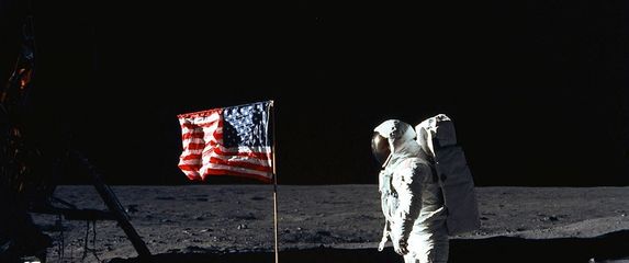 Američki astronaut na Mjesecu