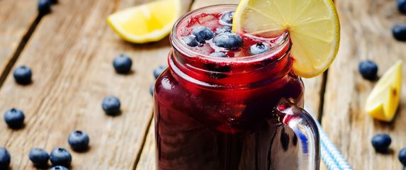 Limunada s borovnicama