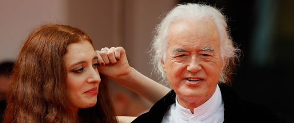 Jimmy Page i Scarlett Sabet - 11