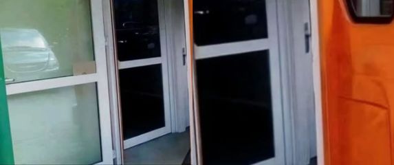 Neobičan ulaz u zgradu