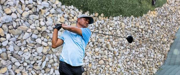 Golfer i slika nestale loptice