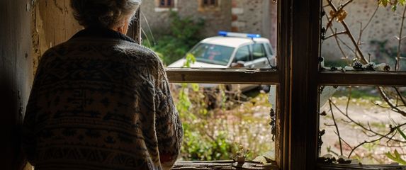 Starica iz Ervenika, ilustracija, AI