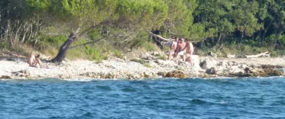 Grupni seks na plaži