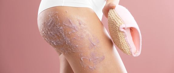 Kombinacija lavande i limuna idealna je za izradu domaćih pilinga, maski za lice ili mirisnih kupki