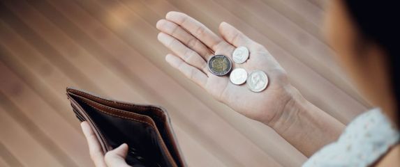 Prazan novčanik i sitniš