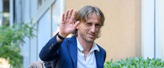 Luka Modrić u Milanu na potpisivanju ugovora