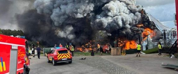 Izgorjela pozornica u Belgiji