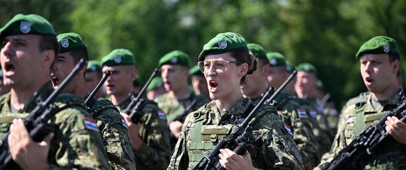 Uvježbavanje pješačkih postroja Hrvatske vojske za vojni mimohod - 30