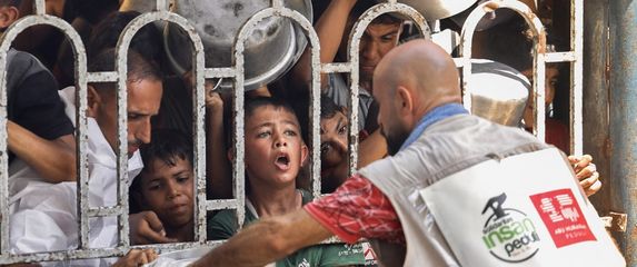 Podjela hrane u Gazi