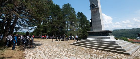 Spomenik ustanku u Srbu