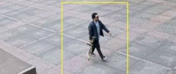 Nadzorne kamere snimile su napadača