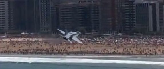 Pilot španjolskog borbenog aviona izveo nevjerojatan manevar, malo je falilo do kastrofe