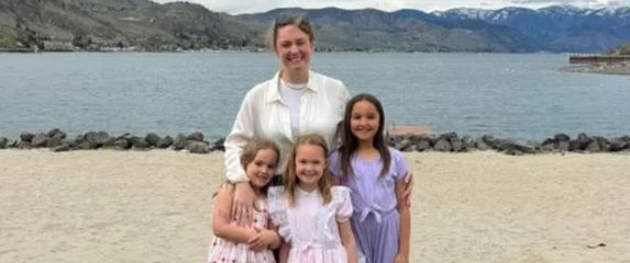 Whitney Decker i njezine ubijene kćeri