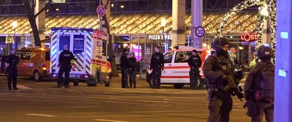 Napad na božićnom sajmu