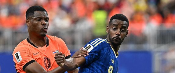 Denzel Dumfries i Alexander Isak