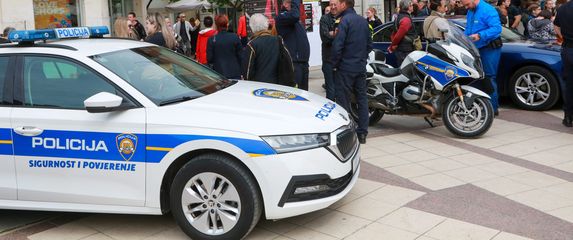 Policija u Puli, ilustracija