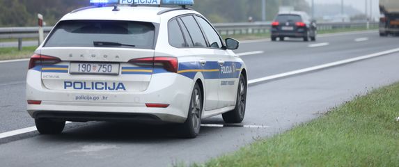 Policija