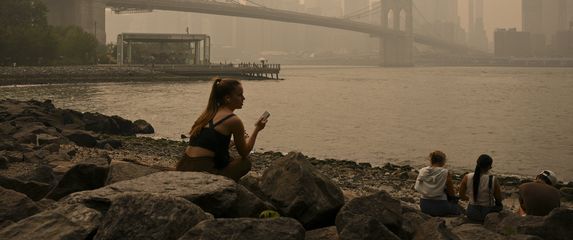 Dramatično nebo zbog dima u New Yorku
