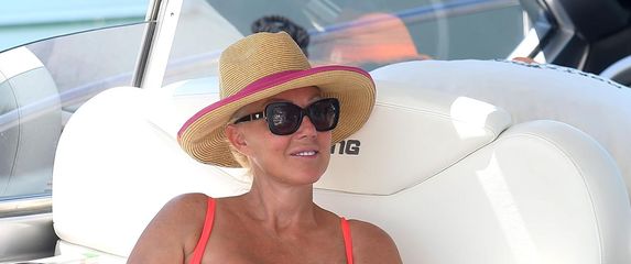 Lepa Brena