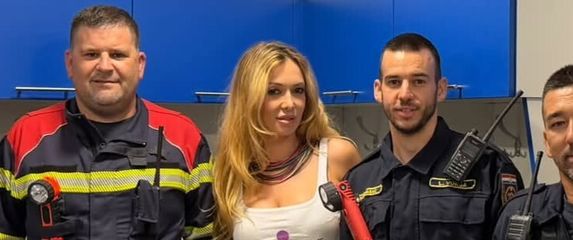 Lidija Bačić s vatrogascima