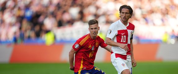 Dani Olmo i Luka Modrić