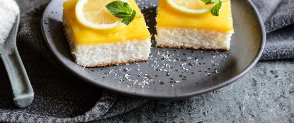 Kolač s kokosom i limunom