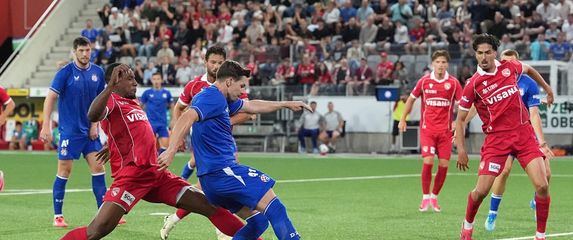 Thun - Dinamo