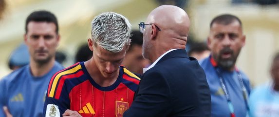 Dani Olmo i Luis De La Fuente