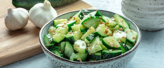Salata od svježih krastavaca
