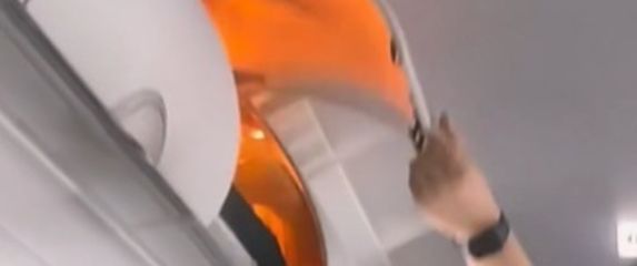 Požar u avionu