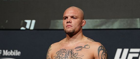 Anthony Smith
