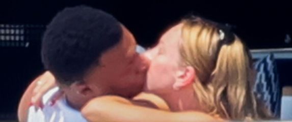 Kylian Mbappe i Ester Exposito - 3