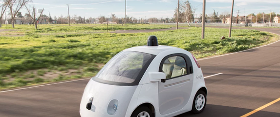 Googleovi autonomni automobil